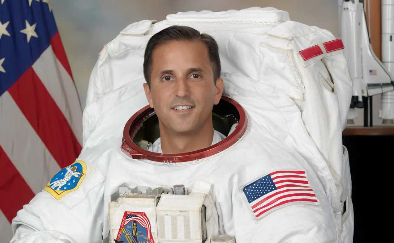 Joseph M Acaba astronaut