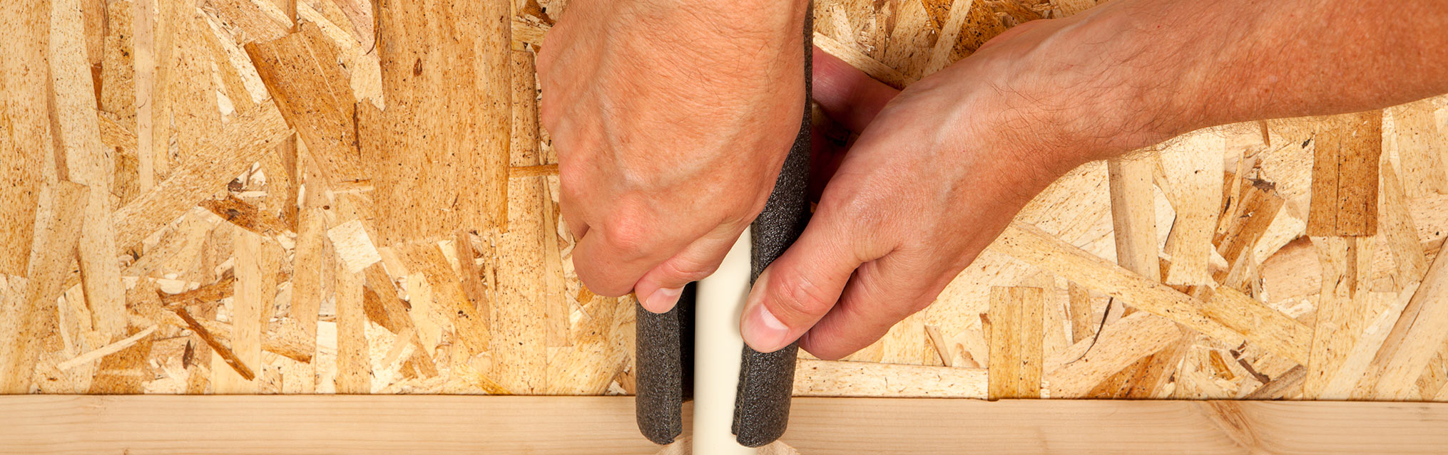 How to insulate hot water pipes
